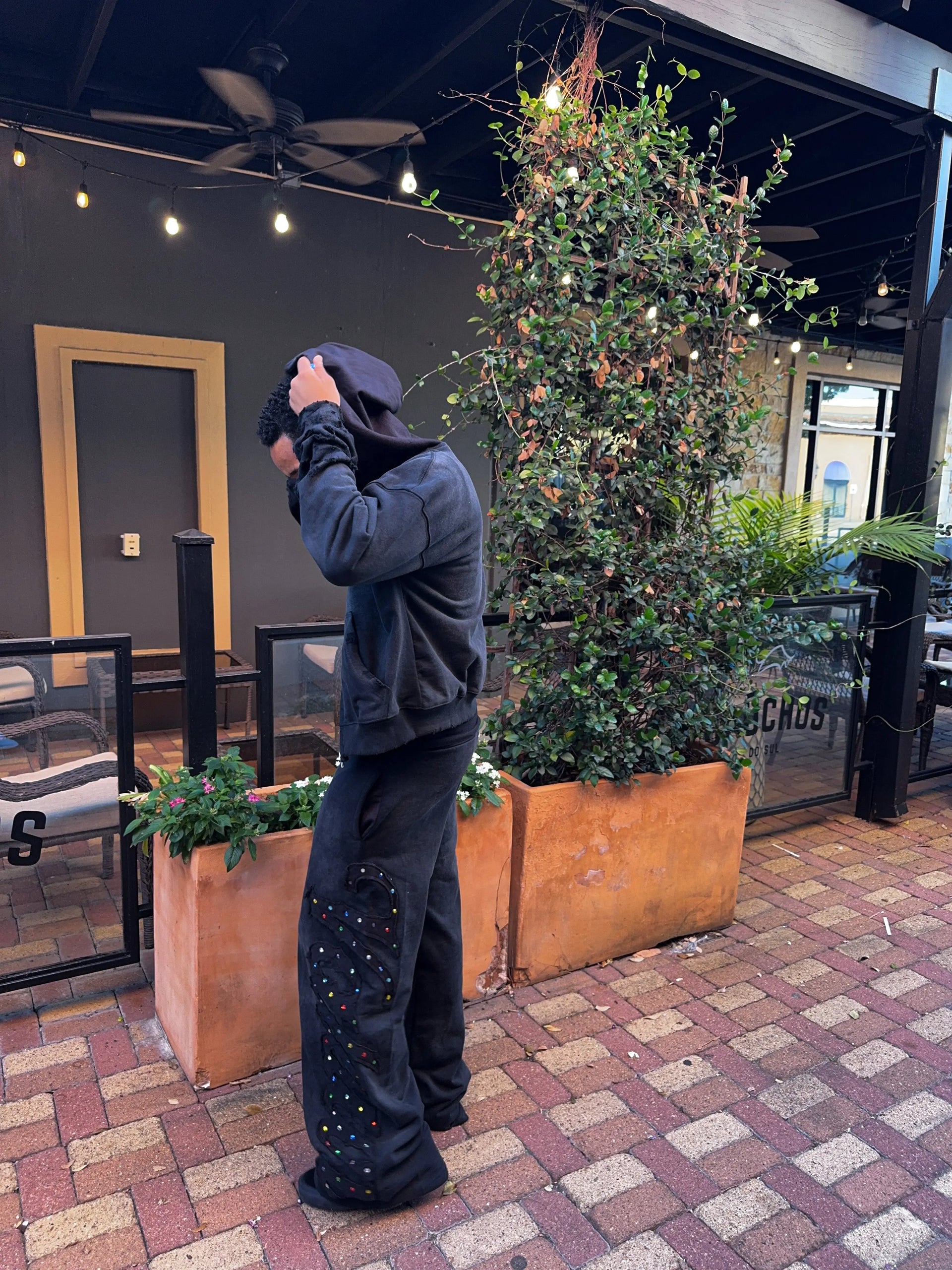 “Hollow” Gemstones Sweatpants Xclusive Valour